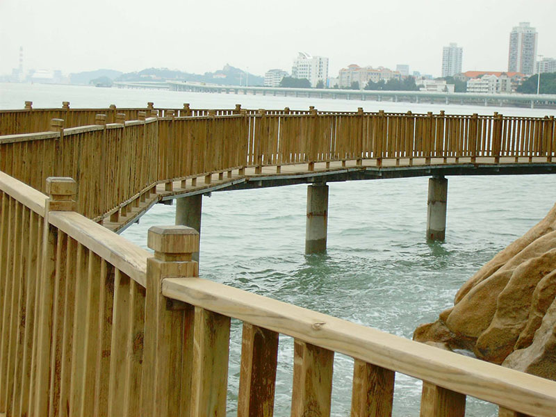 福建廈門木質(zhì)棧道